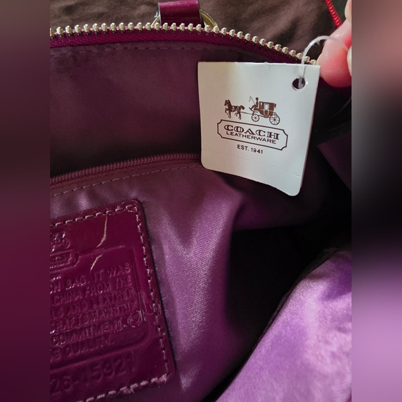 Coach Purple Shoulder Bag with Glossy Finish - Picture 13 of 15
